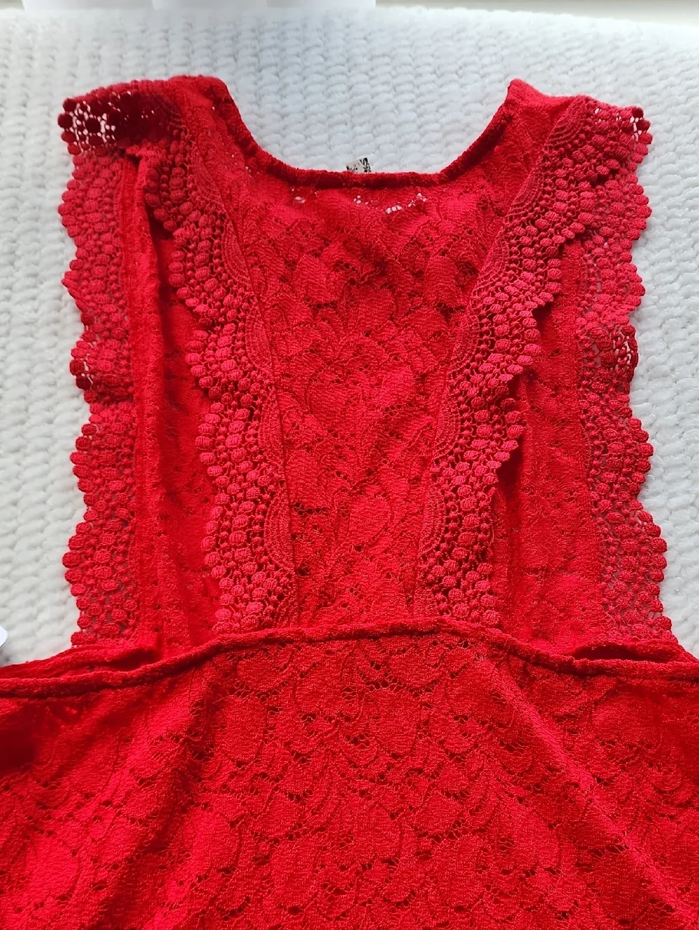 Free People Intimately Red Lace Cap Sleeve Shell Top Brand New